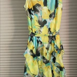 Ruffle dress, like new. Size 14